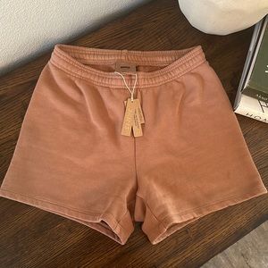 SKIMS OUTDOOR SHORT BROWN SIZE XS new with tags